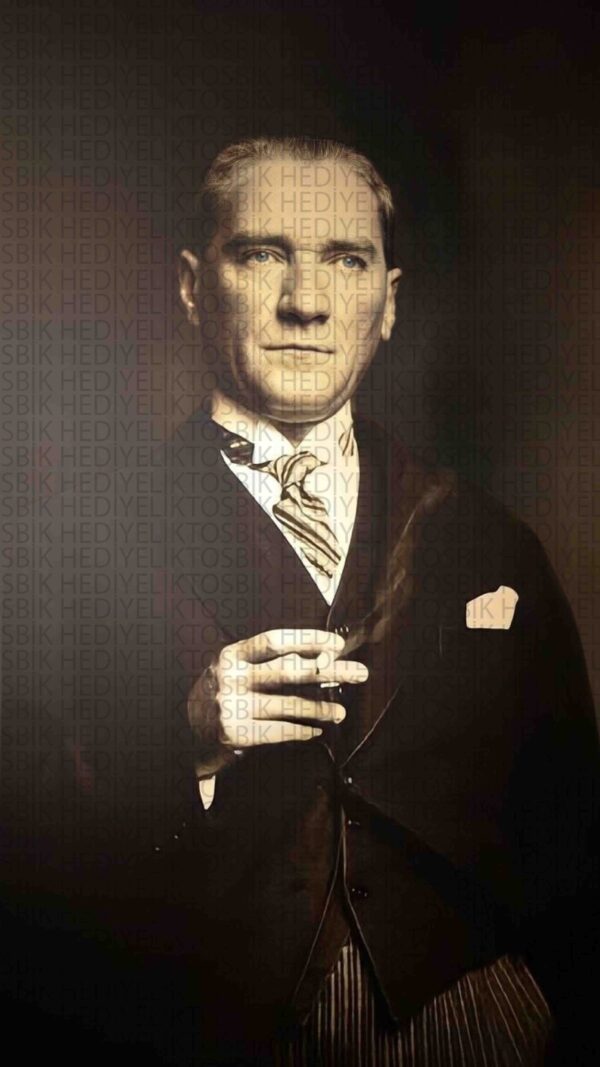 Atatürk Sigara İçen Klasik Portre Ahşap Poster