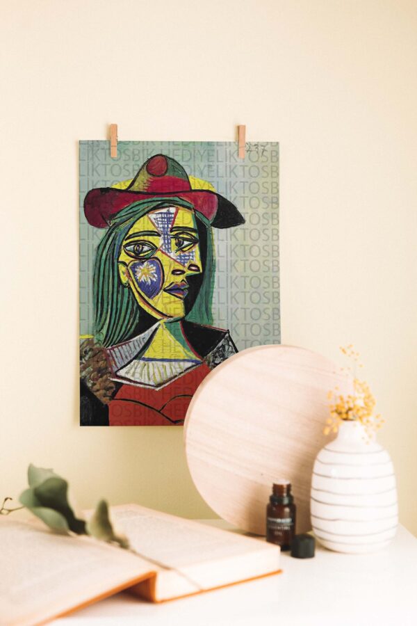 Şapkalı ve Kürklü Yakalı Kadın – Picasso