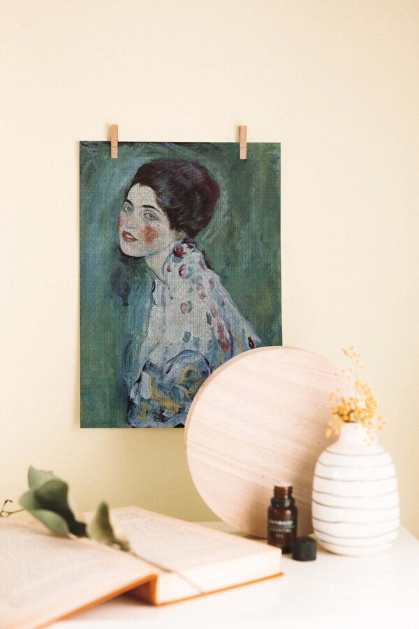 Gustav Klimt – Portrait of a Woman (Yeşil Arka Planlı) Sanat Temalı Ahşap Poster
