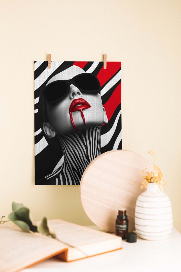 Vampir Estetiği – Zebra Desenli Gotik Pop Art Ahşap Poster