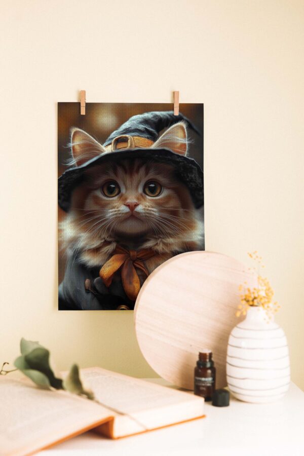 Cadı Şapkası Takan Sevimli Kedi – Sevimli Karakter Ahşap Poster