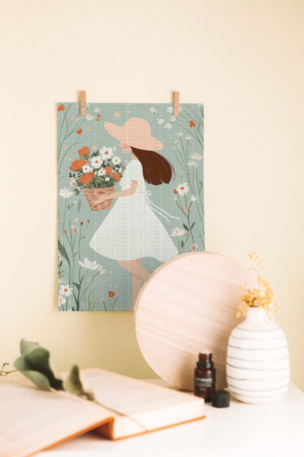 Çiçek Toplayan Kız – Pastel Tonlarda Romantik Ahşap Poster