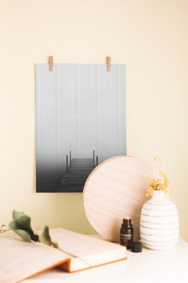 Sis İçinde İskele – Minimalist Siyah Beyaz Ahşap Poster