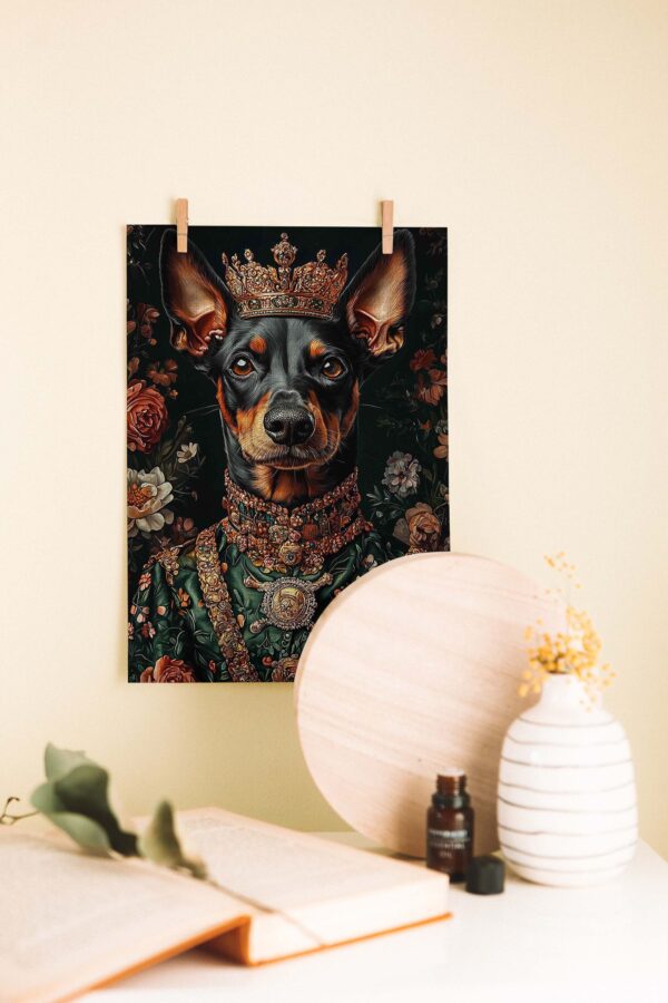 Kraliyet Köpeği – Çiçekli ve Taçlı Komik Hayvan Portresi Ahşap Poster