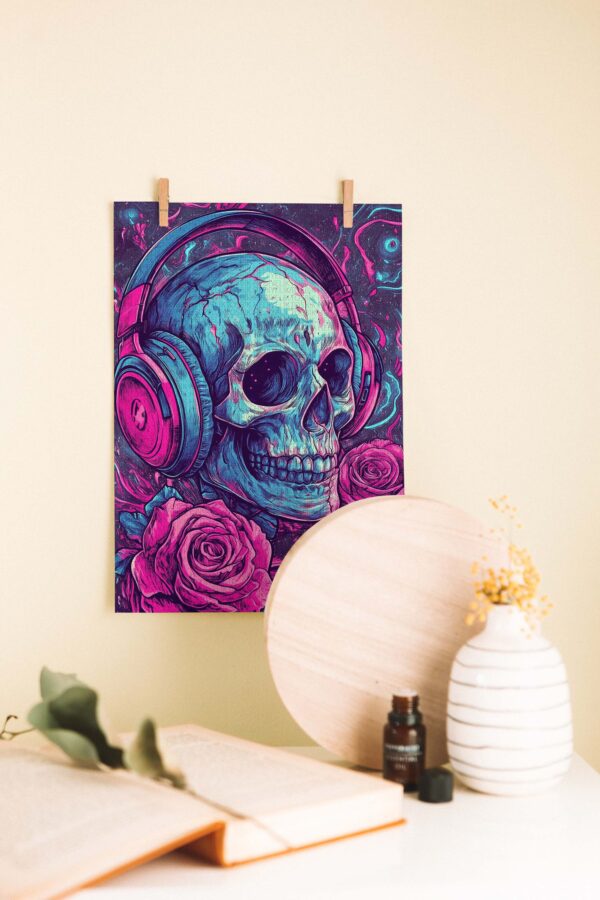 Neon Kafatası ve Güller – Alternatif Tarz Ahşap Poster