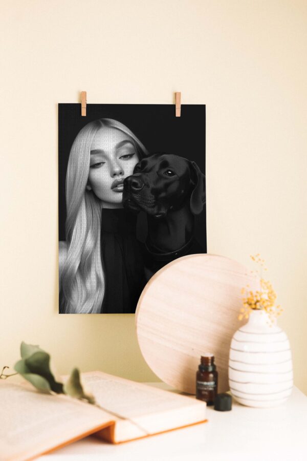 Siyah Beyaz Kadın ve Köpek Portresi Ahşap Poster