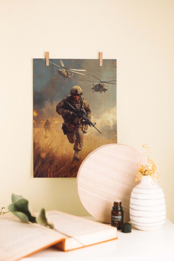 Savaşın Kalbinde – Asker ve Helikopter Temalı Ahşap Poster